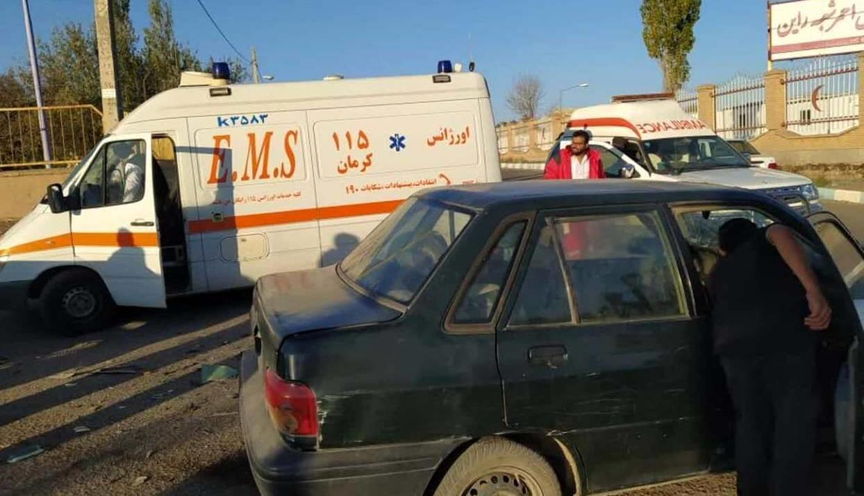 مصدومیت ۵ دانش آموز کرمانی درپی تصادف سرویس مدرسه