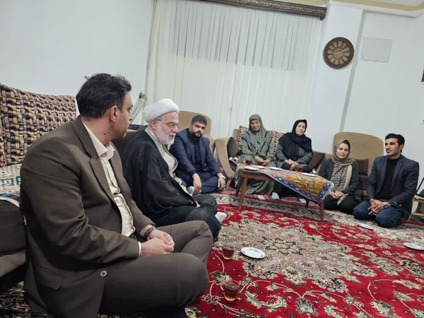 : ارج‌ نهادن به فداکاری  “ آرمان بنفشی “ ارزش‌های انسانی را در جامعه تقویت کند.