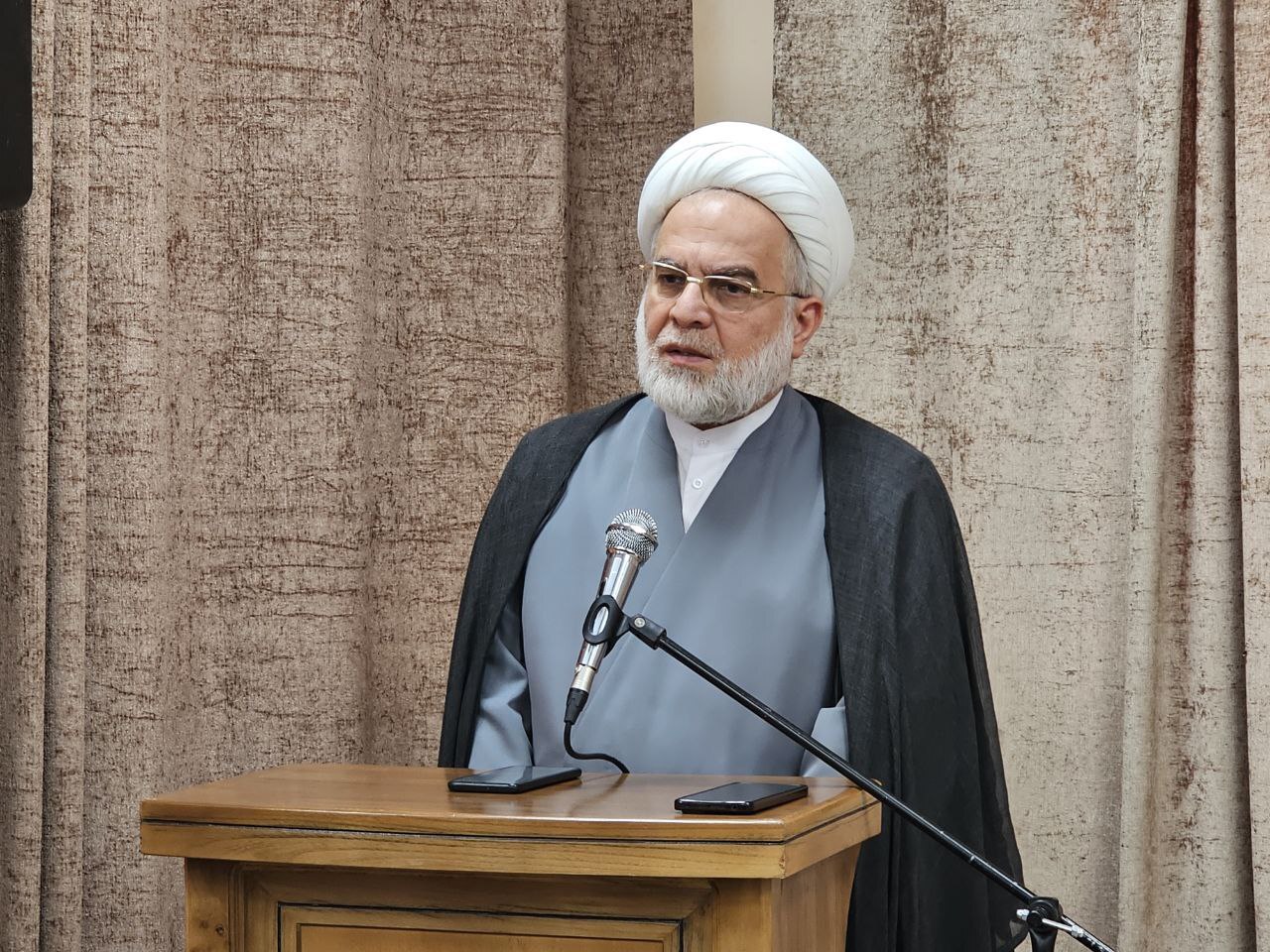 با پژوهش میتوان نقشهها و توطئههای دشمنان را شناسایی و افشا کرد با پژوهش میتوان نقشهها و توطئههای دشمنان را شناسایی و افشا کرد