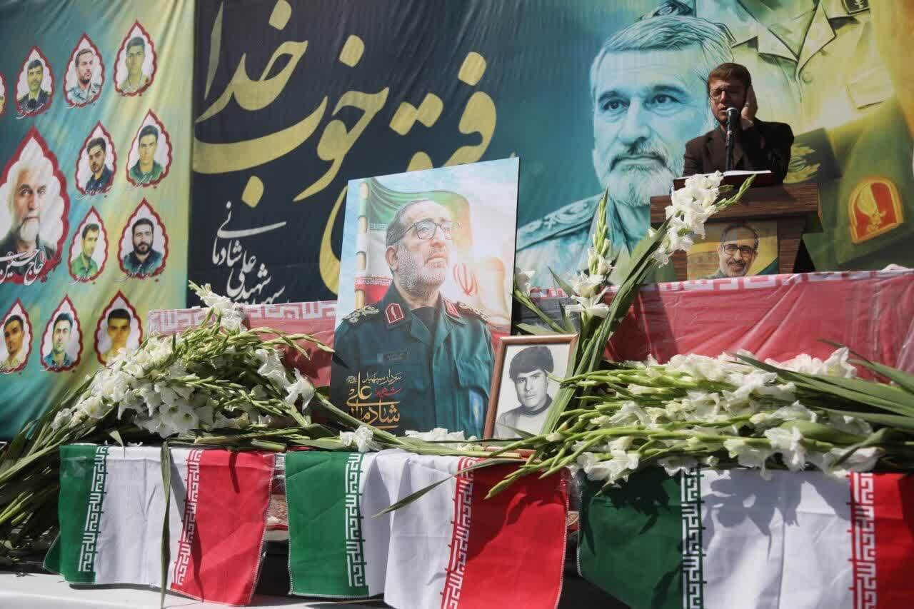 مراسم تشییع و تدفین رفیق خوب خدا و وداع مردم همدان با یار دیرینه سردار همدانی+ عکس/ در حال تنظیم