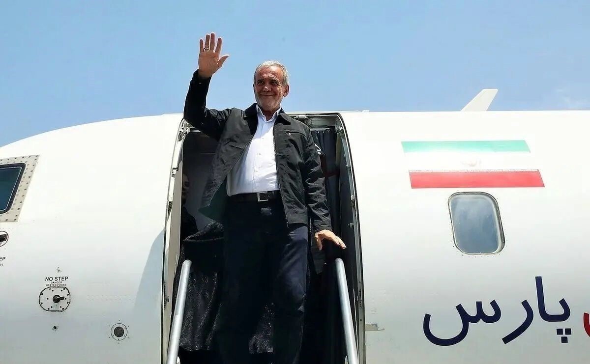 پزشکیان برای دومین بار وارد اردبیل شد پزشکیان برای دومین بار وارد اردبیل شد