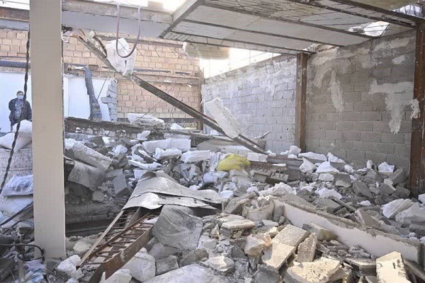 ریزش ساختمان در شهرک پردیس کرمانشاه بر اثر گودبرداری غیراصولی/ خوشبختانه حادثه تلفات جانی نداشت