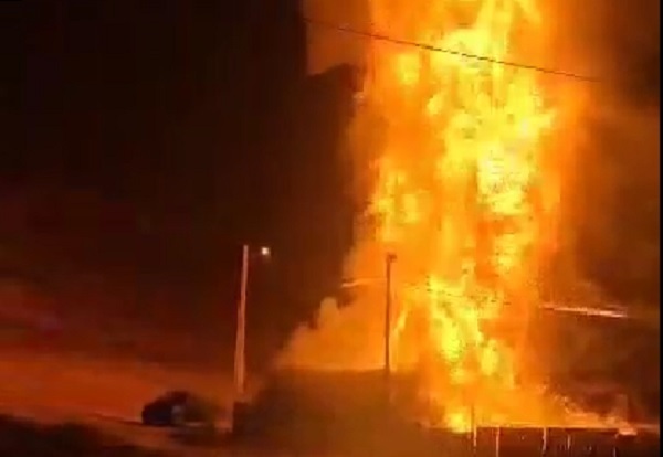 مهار شدن آتشسوزی گسترده در کارگاه شارژ و فروش گاز مایع در شیراز/ ۲ نفر مصدوم شدند مهار شدن آتشسوزی گسترده در کارگاه شارژ و فروش گاز مایع در شیراز/ ۲ نفر مصدوم شدند