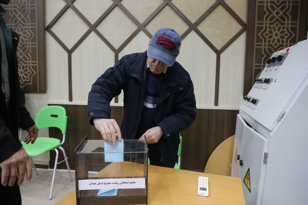 آرش آزادی رئیس هیأت شطرنج استان همدان شد