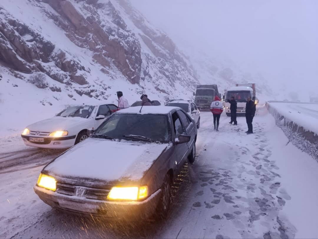آمادهباش کامل تیمهای عملیاتی هلالاحمر کردستان برای امدادرسانی در بارندگیهای شدید/اسکان اضطراری ۲۱۷ نفر در مسیر سقز دیواندره آمادهباش کامل تیمهای عملیاتی هلالاحمر کردستان برای امدادرسانی در بارندگیهای شدید/اسکان اضطراری ۲۱۷ نفر در مسیر سقز دیواندره