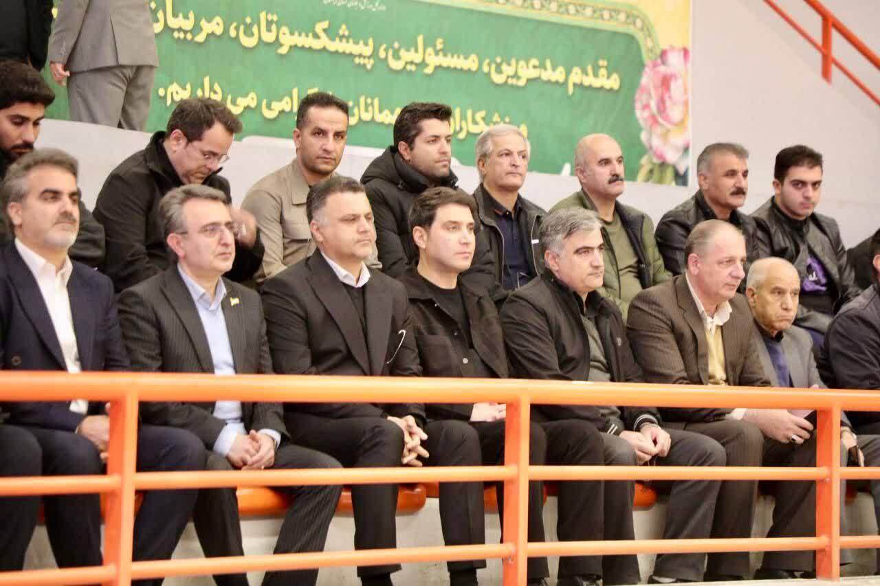 حضور استاندار کردستان در رقابتهای کونگفوی قهرمانی کشور در سنندج + تصاویر حضور استاندار کردستان در رقابتهای کونگفوی قهرمانی کشور در سنندج + تصاویر