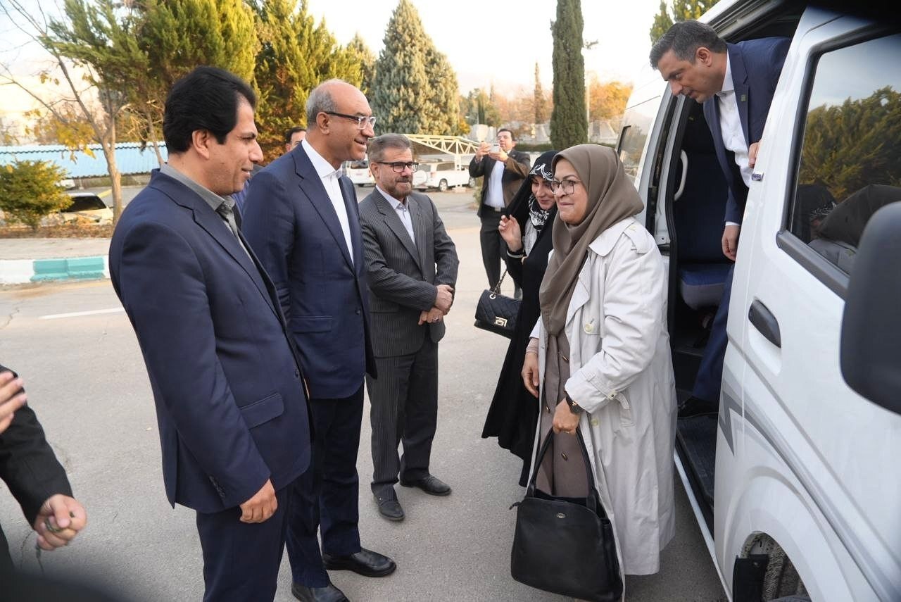 حضور معاون رئیسجمهور در کرمانشاه؛ آغاز سفر یکروزه فرزانه انصاری به استان حضور معاون رئیسجمهور در کرمانشاه؛ آغاز سفر یکروزه فرزانه انصاری به استان